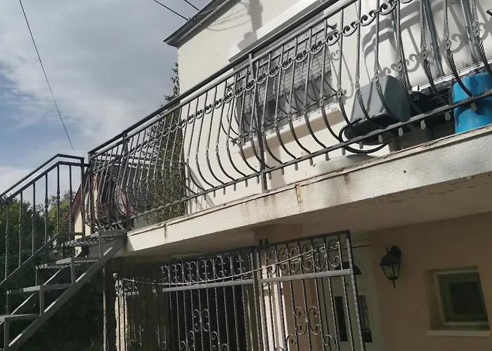 Extra Fruske * Rednek